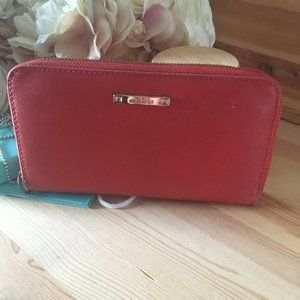 GUC Stella & Dot Wallet Pinkish Red